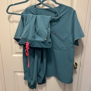 Figs Hydrogreen Catarina Top and Zamora Joggers XL